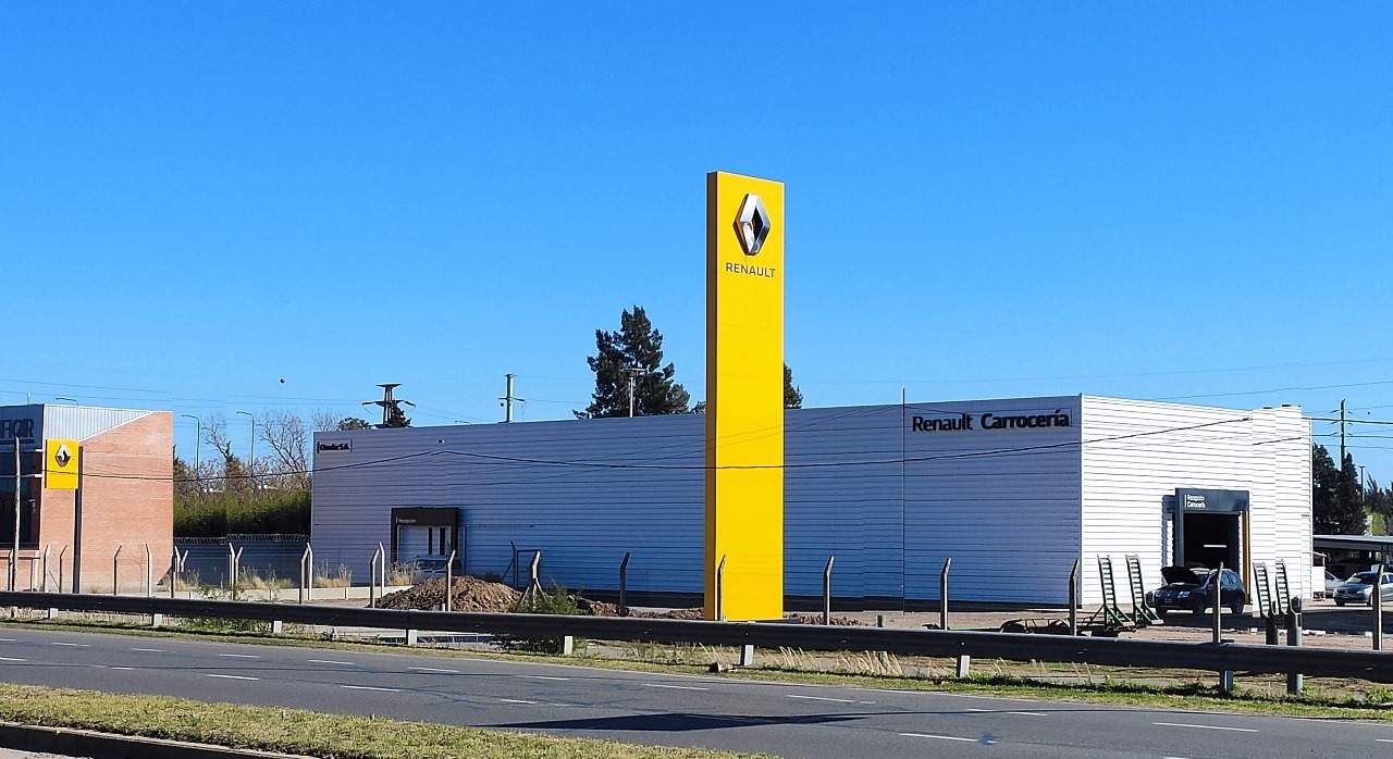 Renault Circular refuerza su presencia en Funes y pone las fichas en los eléctricos